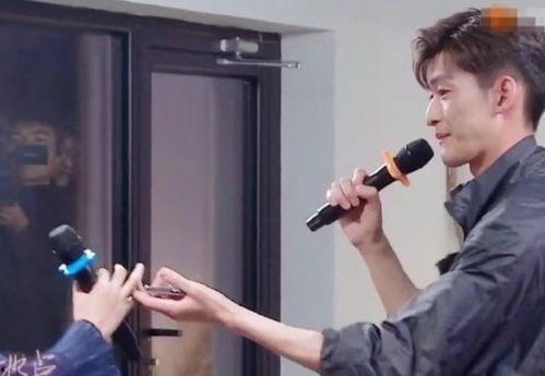 吃瓜少女胖脸视频,揭秘网红美食短视频背后的故事  第1张