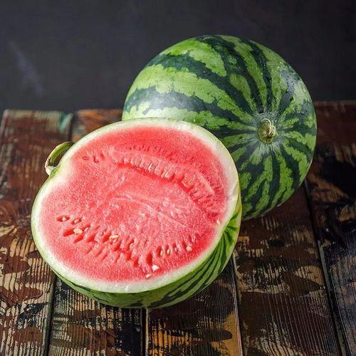 小孩吃麒麟瓜视频,甜蜜瞬间萌翻网友