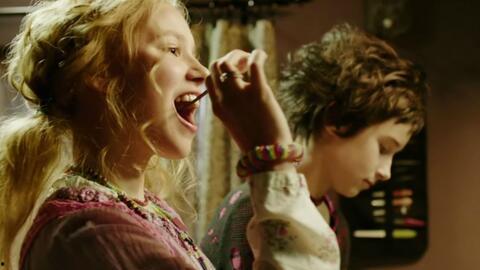 美女吸血鬼吃瓜视频,神秘魅力引网友热议 第1张 美女吸血鬼吃瓜视频,神秘魅力引网友热议 第1张