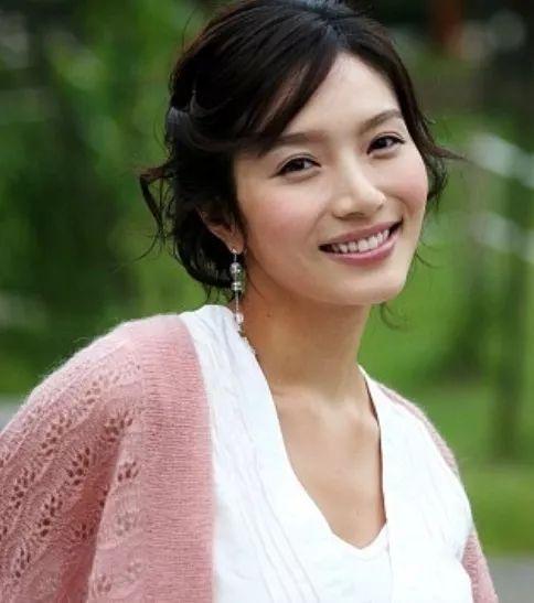 演员赵丽娟吃瓜图片视频,娱乐圈幕后趣闻大揭秘  第3张