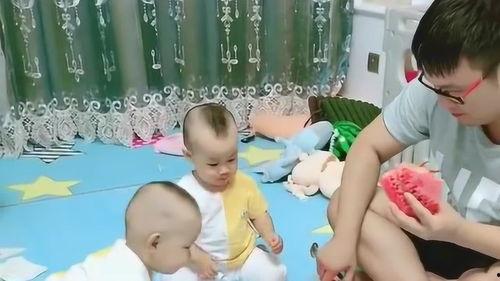 孩子搞笑吃瓜视频,小萌娃搞笑吃瓜瞬间，萌态十足引网友爆笑  第2张