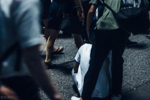 吃瓜女儿霸凌父亲视频在线观看,家庭伦理冲突引发社会关注