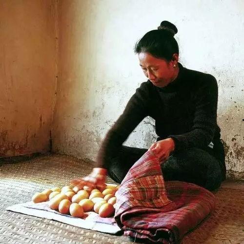 东北农村吃瓜事件视频,一场引发热议的乡村奇观  第1张