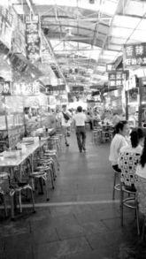 龙城广场吃瓜视频,趣味横生的街头一幕  第3张