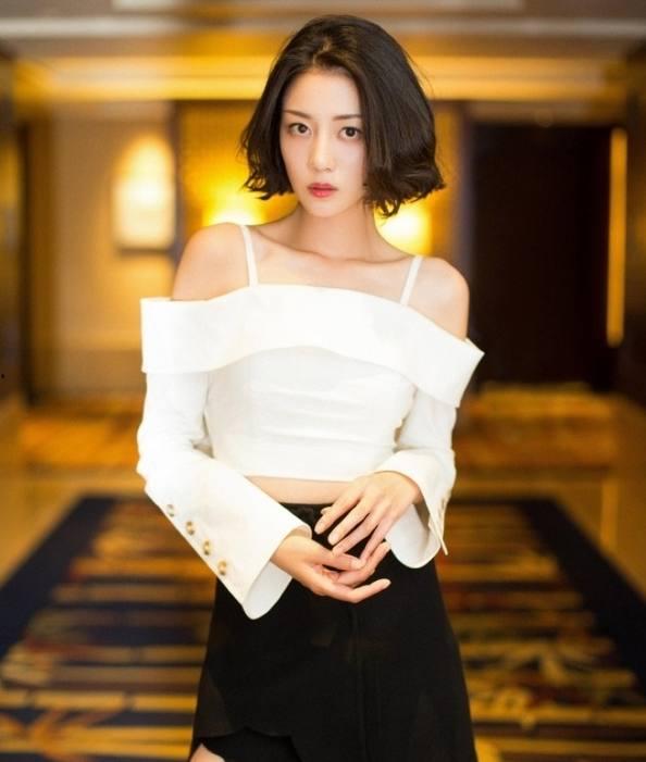 李溪芮吃瓜视频,揭秘娱乐圈幕后故事  第2张