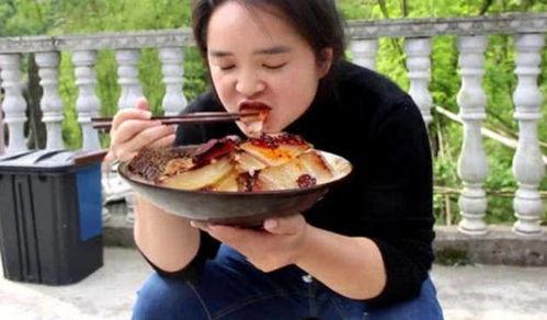 吃瓜群众农村妇女视频播放,揭秘乡村生活趣味瞬间 第3张 吃瓜群众农村妇女视频播放,揭秘乡村生活趣味瞬间 第3张