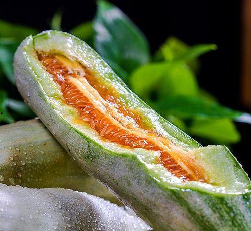 脆甜多汁蜜瓜怎么吃视频,脆甜多汁蜜瓜的多样美味吃法揭秘