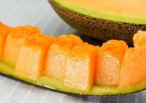 脆甜多汁蜜瓜怎么吃视频,脆甜多汁蜜瓜的多样美味吃法揭秘  第3张